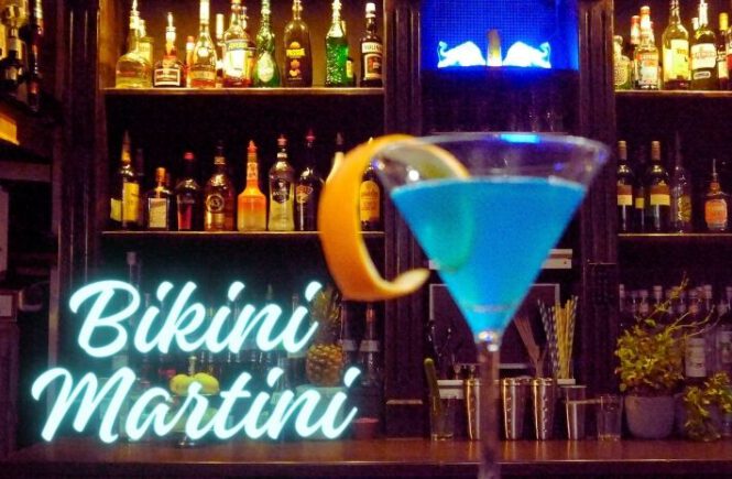 BIKINI MARTINI COCKTAIL Recipe